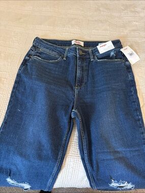 Wrangler Women's Medium Blue Boyfriend Jeans with Distressed Knees